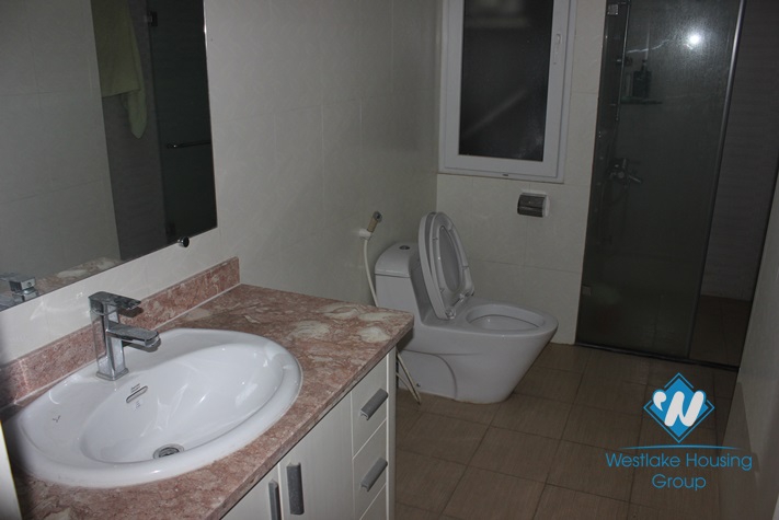 Lake view house for rent in Dang Thai Mai st, Tay ho, Ha Noi