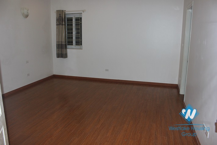 Lake view house for rent in Dang Thai Mai st, Tay ho, Ha Noi