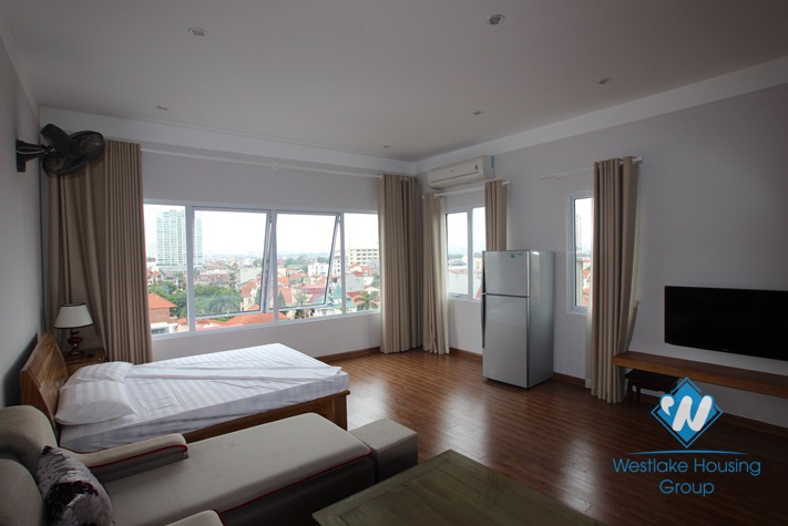 High floor studio to rent rent on To Ngoc Van street, Tay Ho, Hanoi