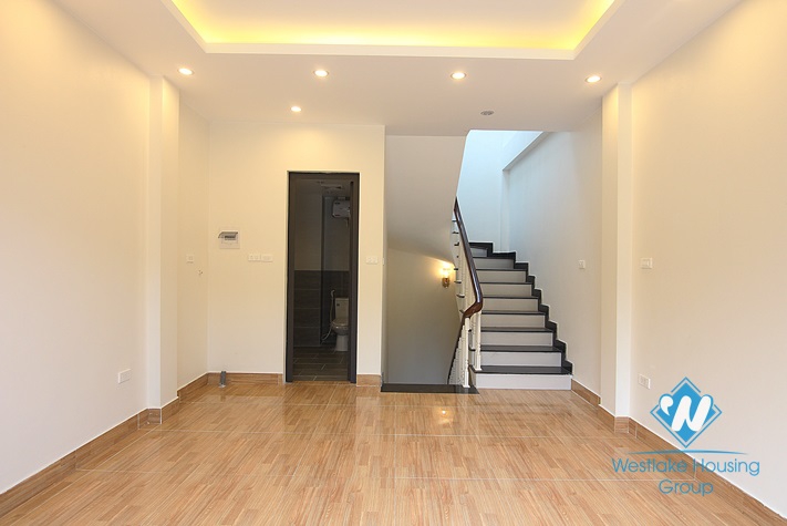 Nice house with 2 bedrooms for rent in Au Co st, Tay Ho district 