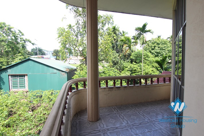 Classic house with nice court yard for rent in Tay Ho district 