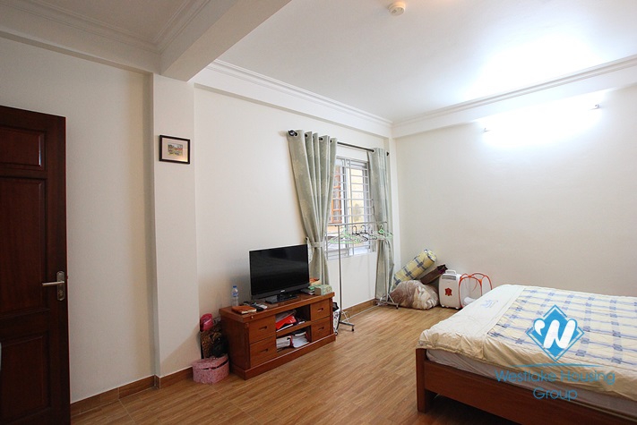 Cheap 1  bedroom apartment for lease on Au Co street, Tay Ho, Hanoi