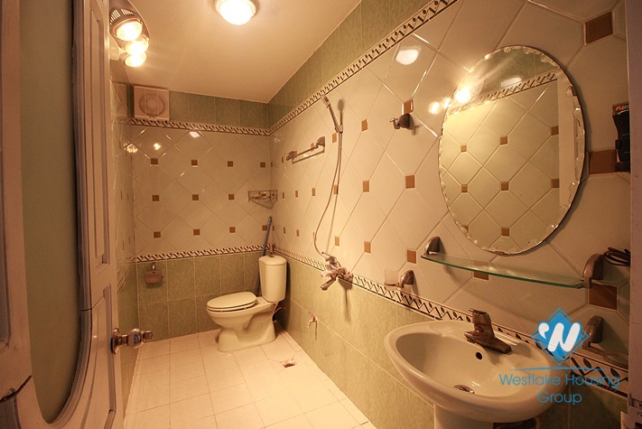 Good house with 4 bedrooms for rent in Au Co st, Tay Ho, Ha Noi. Cheap price