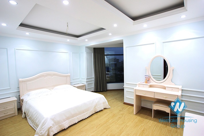 Brand new serviced apartment for lease in Thuy Khue, high floor