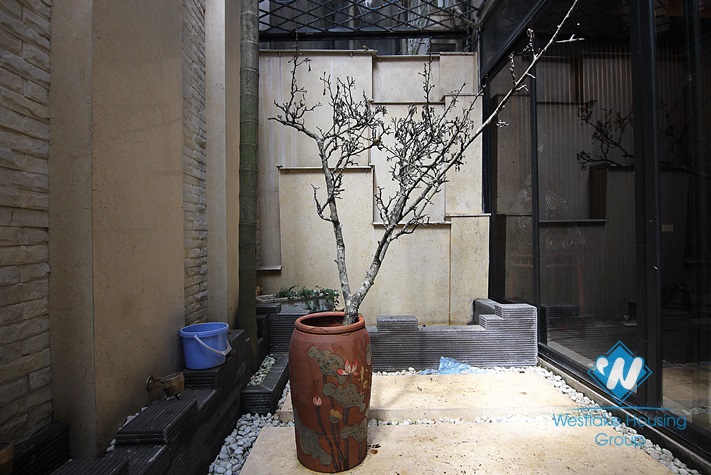 Nice house with nice design for rent in Tay ho area 