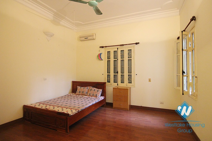 Commodious house with 3 bedrooms for rent in Nghi Tam, Ha Noi