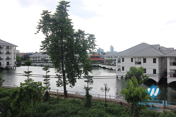Serviced apartment for rent in Au Co, Ha Noi with Westlake view