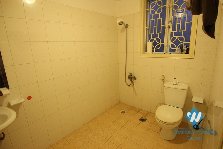 Commodious house with 3 bedrooms for rent in Nghi Tam, Ha Noi