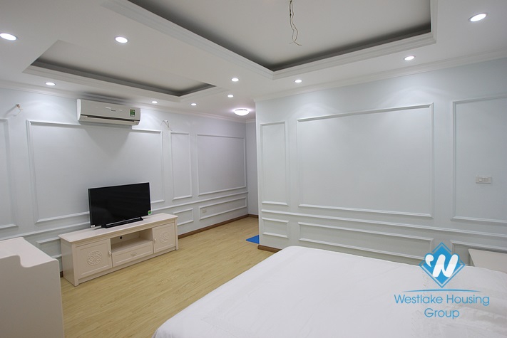 Brand new serviced apartment for lease in Thuy Khue, high floor