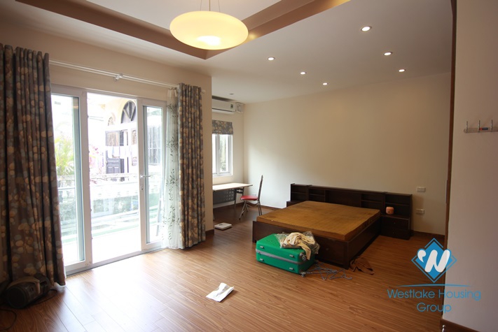 03 bedrooms house-bright and quiet for rent in Au co st, Tay ho district 