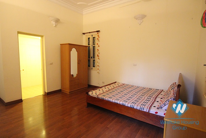 Commodious house with 3 bedrooms for rent in Nghi Tam, Ha Noi