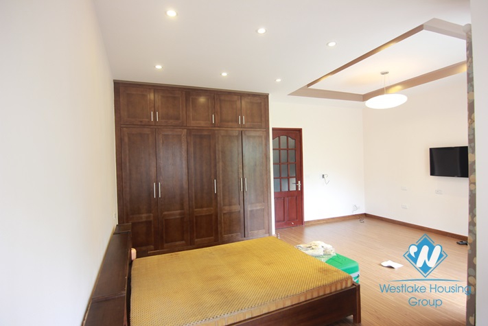 03 bedrooms house-bright and quiet for rent in Au co st, Tay ho district 