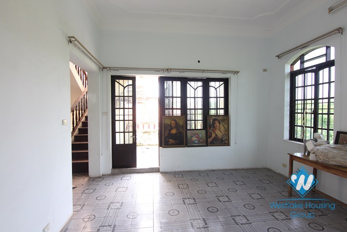 Classic house with nice court yard for rent in Tay Ho district 