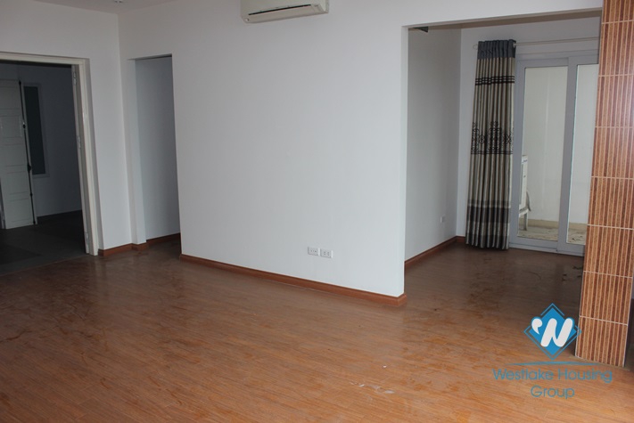 Lake view house for rent in Dang Thai Mai st, Tay ho, Ha Noi