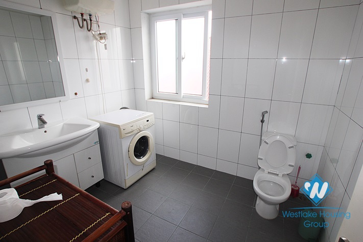 Good apartment for rent in Tay Ho, Ha Noi