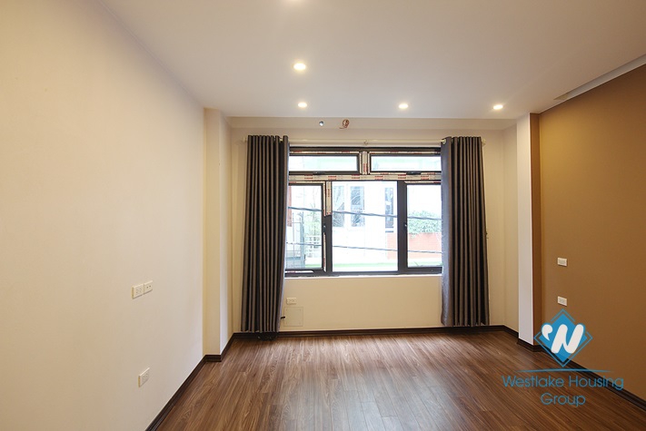 Nice house with 2 bedrooms for rent in Au Co st, Tay Ho district 