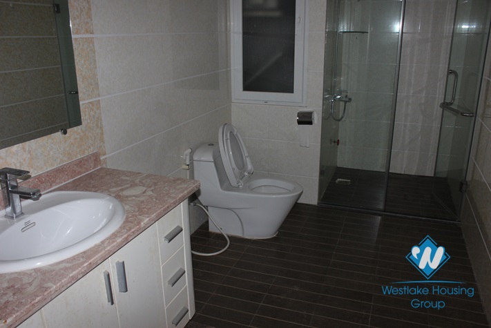 Lake view house for rent in Dang Thai Mai st, Tay ho, Ha Noi