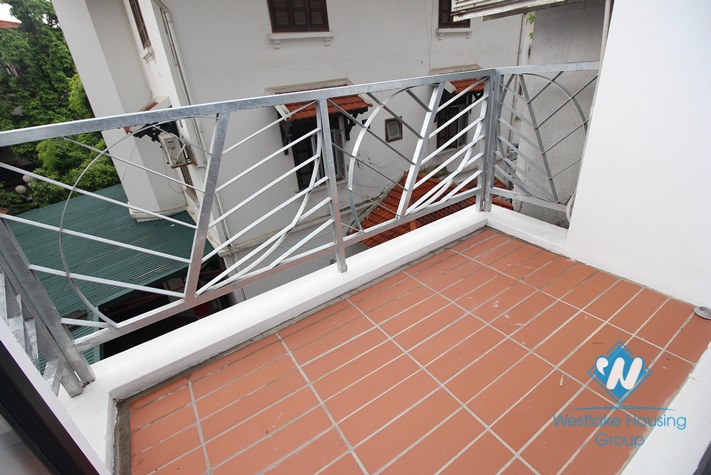 High quality apartment for rent off Dang Thai Mai, Tay Ho