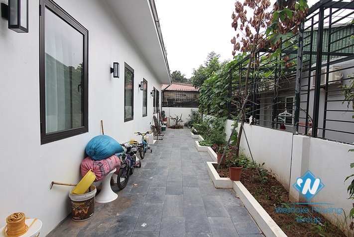 Tay Ho - Modern house by the lake with garden and yard