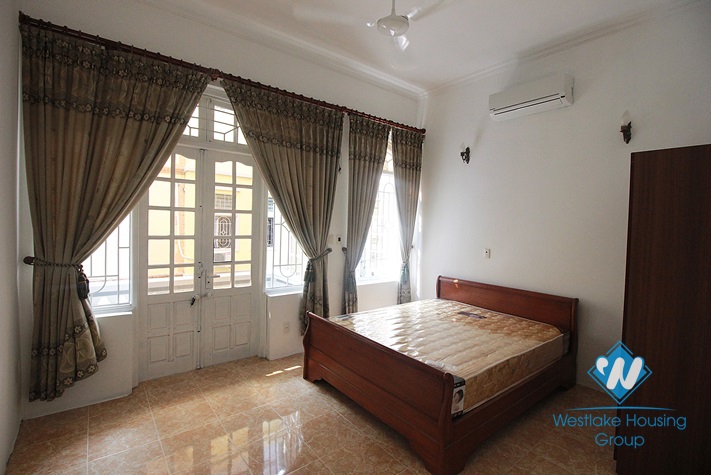 Good house with 4 bedrooms for rent in Au Co st, Tay Ho, Ha Noi. Cheap price