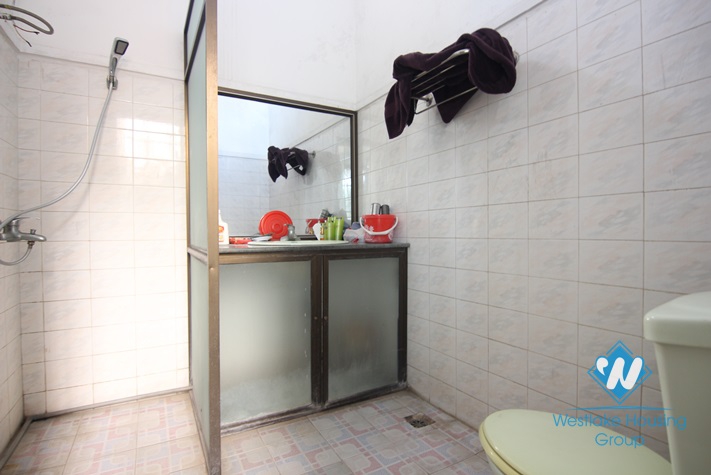 Classic house with nice court yard for rent in Tay Ho district 