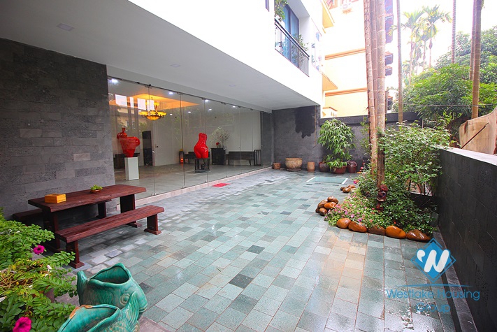 Beautiful apartment with 4 bedrooms for rent in Dang Thai Mai street, Tay Ho, Hanoi