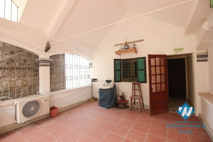 Good house with 4 bedrooms for rent in Au Co st, Tay Ho, Ha Noi. Cheap price