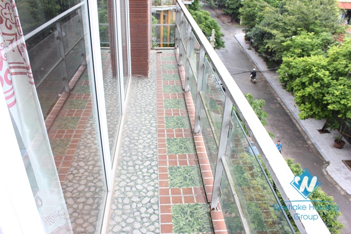 Lake view house for rent in Dang Thai Mai st, Tay ho, Ha Noi