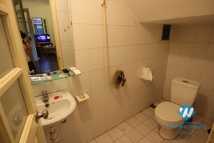 Commodious house with 3 bedrooms for rent in Nghi Tam, Ha Noi