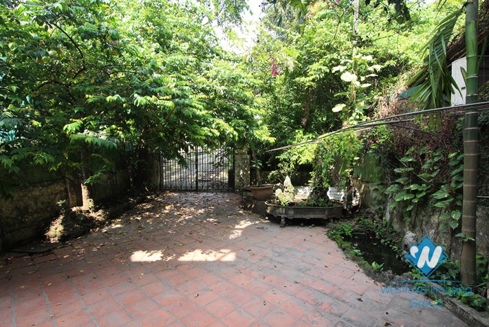 Classic house with nice court yard for rent in Tay Ho district 