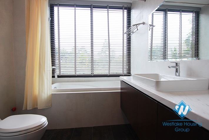 04 bedroom apartment for lease in Dang Thai Mai street, Tay Ho, Hanoi