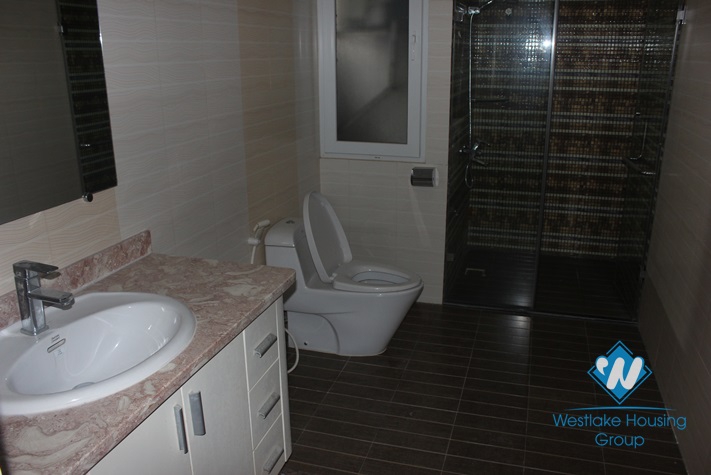 Lake view house for rent in Dang Thai Mai st, Tay ho, Ha Noi