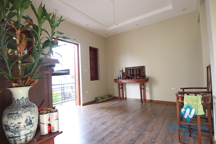 Nice house with nice design for rent in Tay ho area 