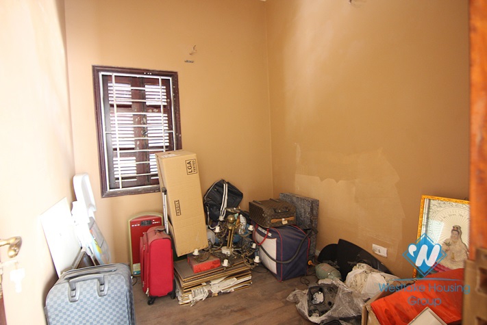 Nice house with nice design for rent in Tay ho area 