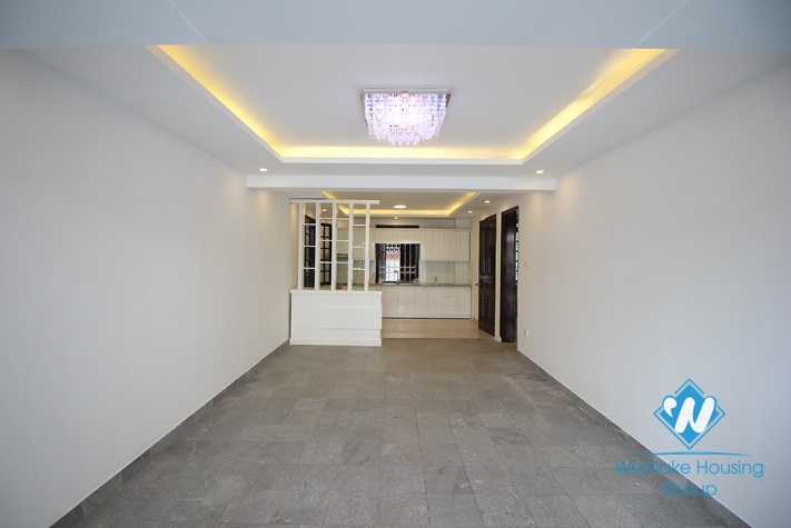 Nice unfurnished house for rent  in Tay Ho area 
