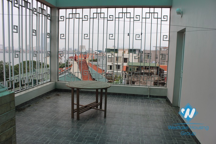 Lake view house for rent in Dang Thai Mai st, Tay ho, Ha Noi