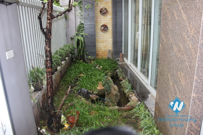 Lake view house for rent in Dang Thai Mai st, Tay ho, Ha Noi