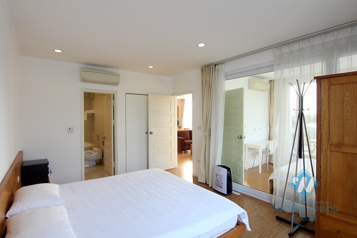 Lake view apartment for rent in Dang Thai Mai, Tay Ho, Ha Noi