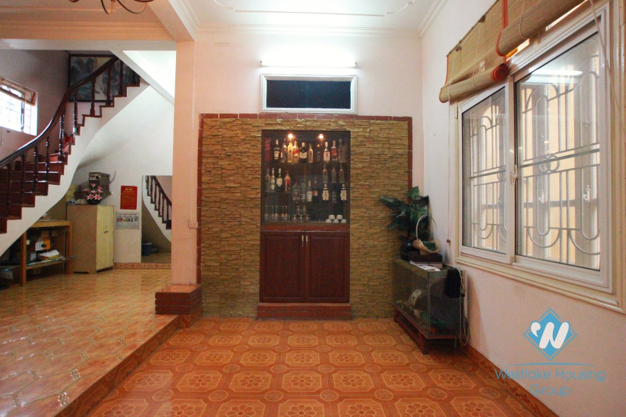 Cheap house for rent in Au Co, Tay Ho, Ha Noi