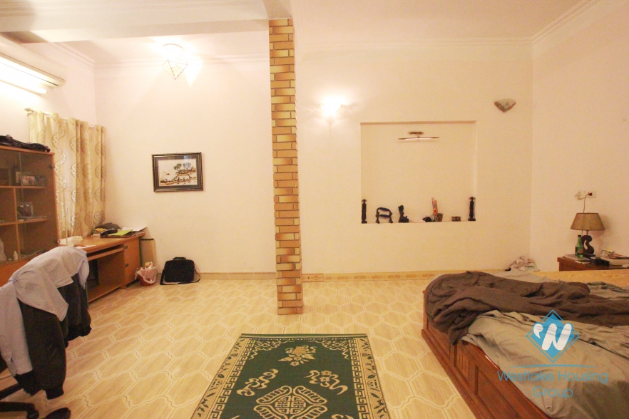 Cheap house for rent in Au Co, Tay Ho, Ha Noi