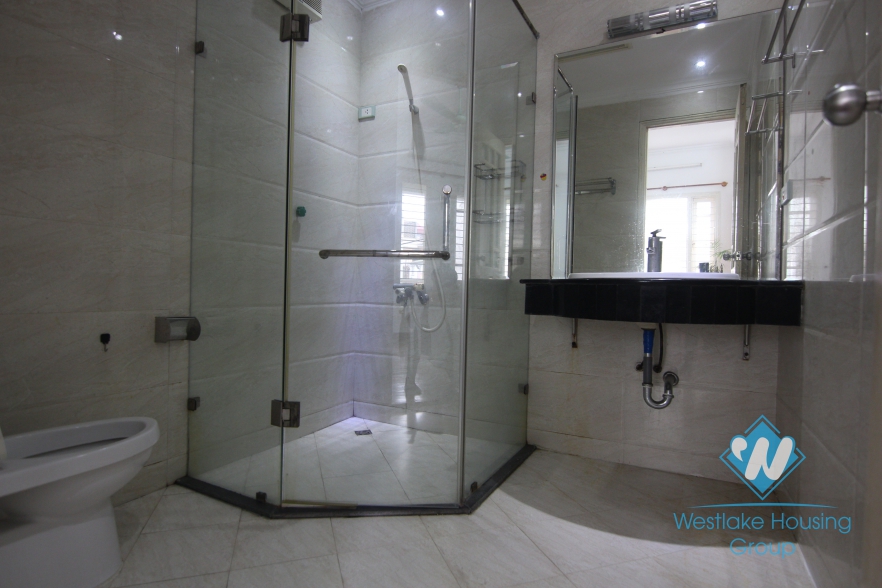 Unfurnished house for rent in Tay Ho district, Ha Noi