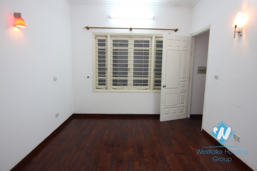 Unfurnished house for rent in Tay Ho district, Ha Noi