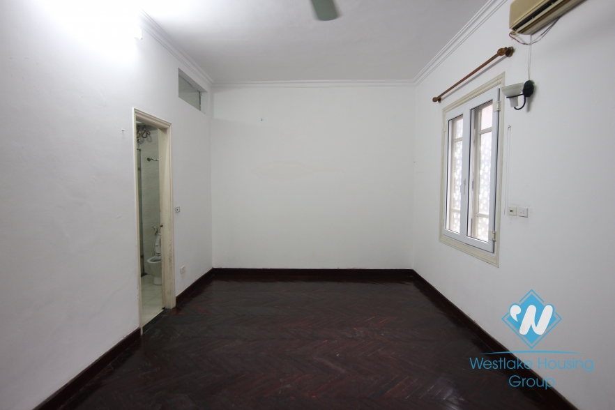 Unfurnished house for rent in Tay Ho district, Ha Noi