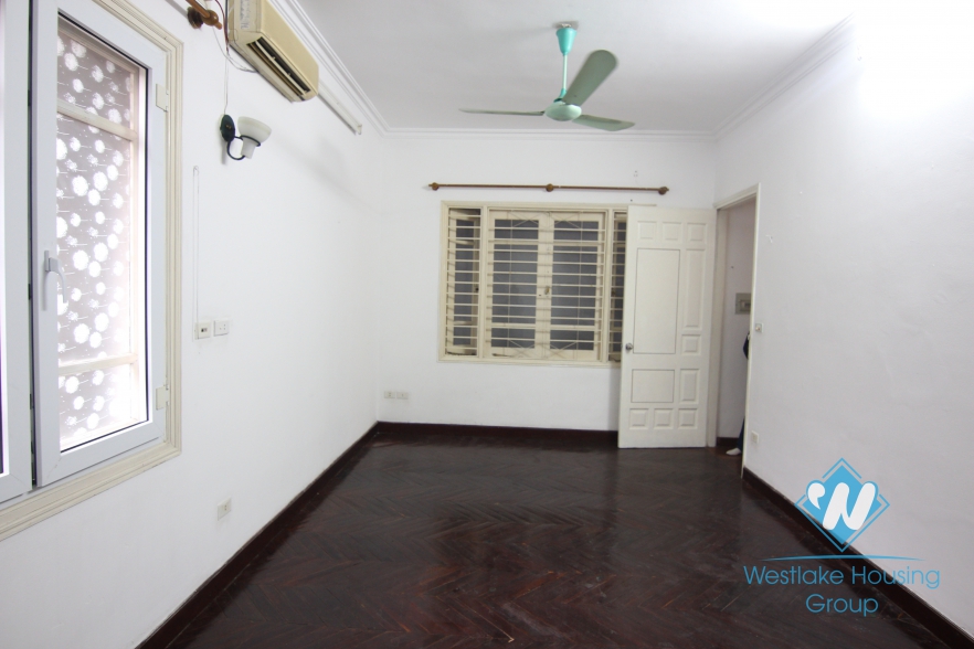 Unfurnished house for rent in Tay Ho district, Ha Noi
