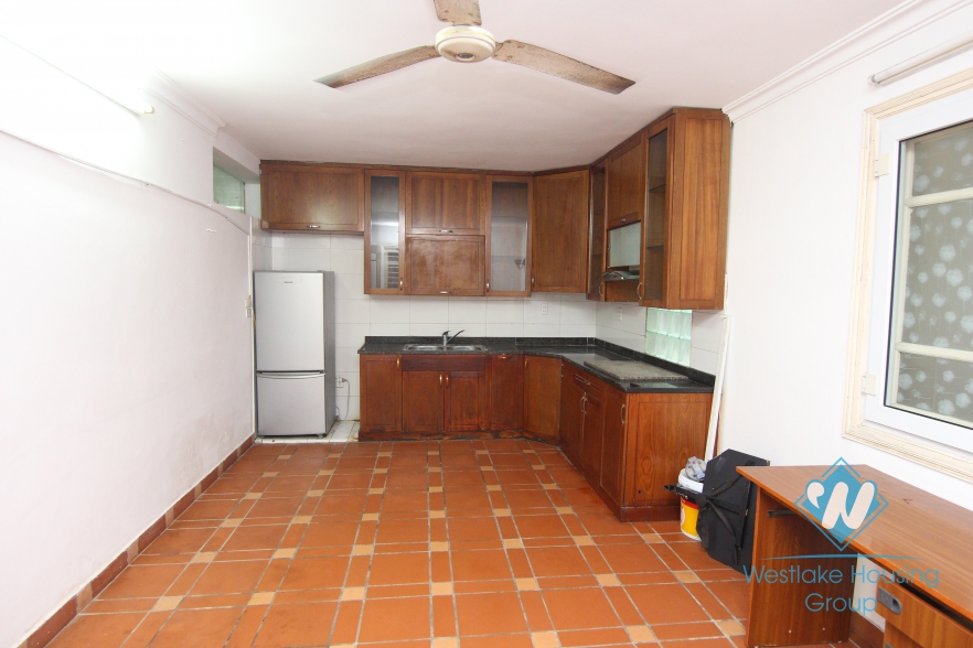 Unfurnished house for rent in Tay Ho district, Ha Noi