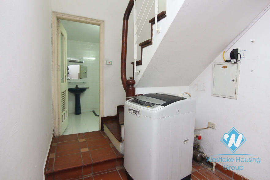 Unfurnished house for rent in Tay Ho district, Ha Noi