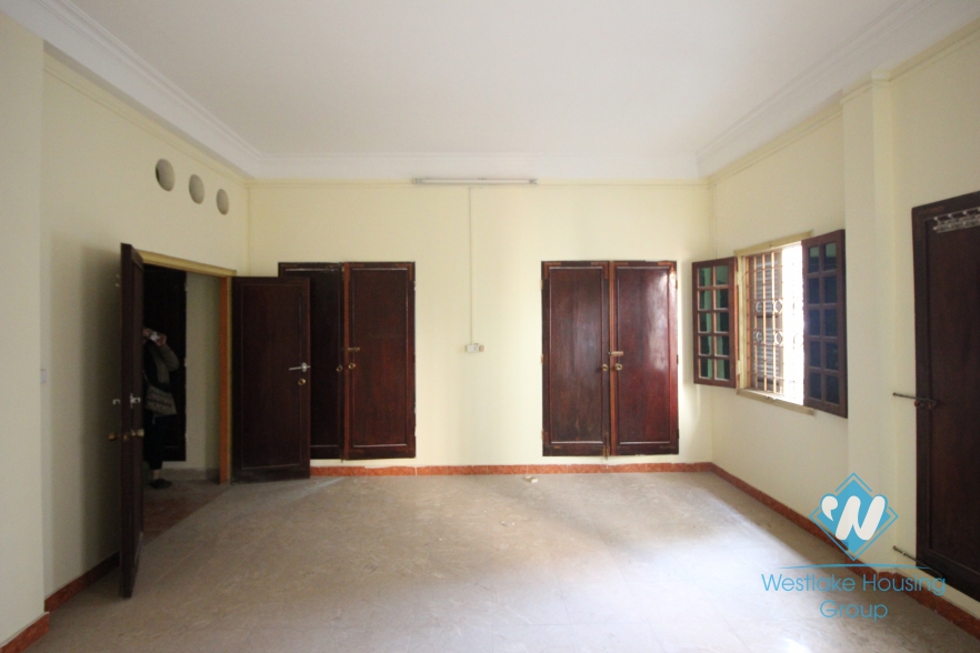 3 floors office for rent in Tay Ho, Hanoi