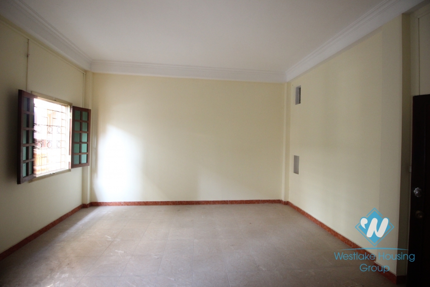 3 floors office for rent in Tay Ho, Hanoi