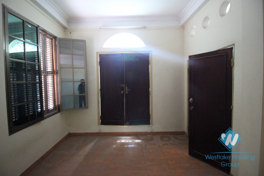 3 floors office for rent in Tay Ho, Hanoi