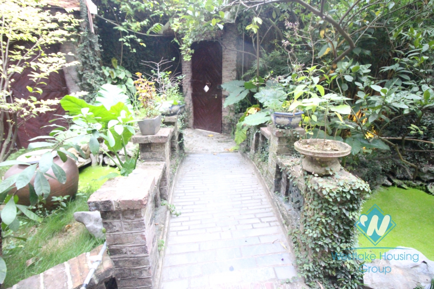 A unique villa with a luscious garden and swimming pool for rent in Tay Ho